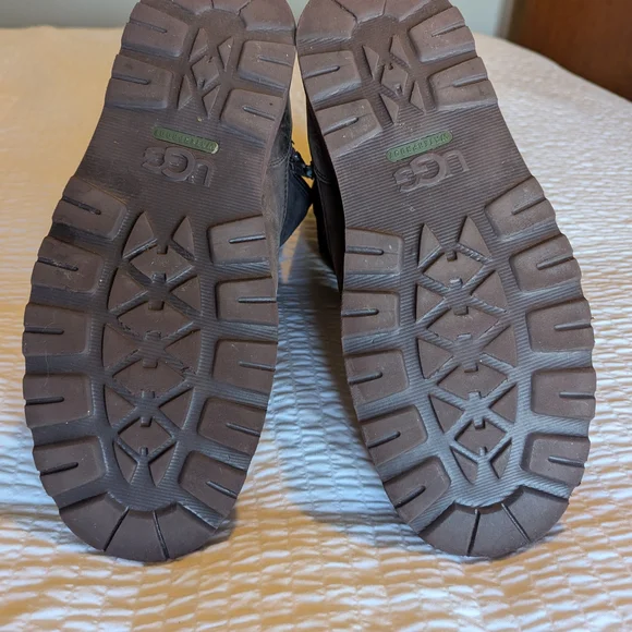 UGG Hendren Waterproof Boots - Men's size 11 - Picture 7 of 7